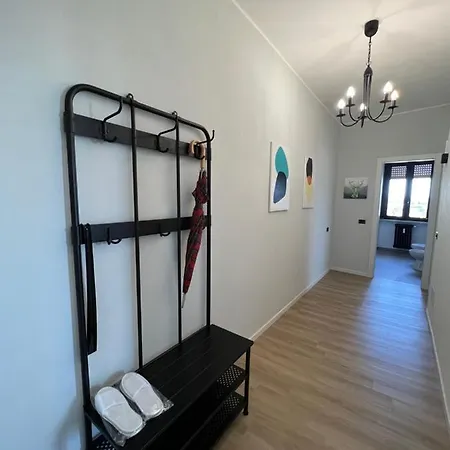 Nice Square Apartment Marcallo con Casone